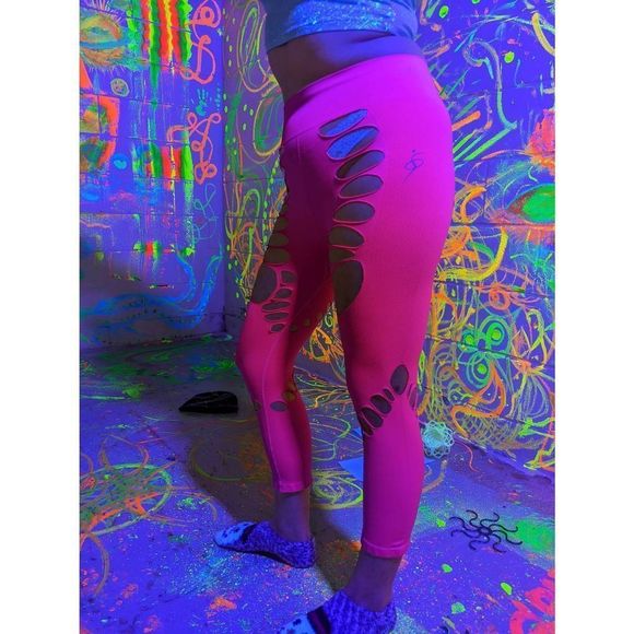 Neon Magenta Pink Cut Out Capri Leggings; Size S-M, High Waisted, Tummy Control; - Picture 10 of 13